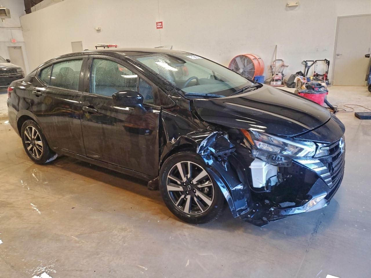 2025 NISSAN VERSA SV photo 4
