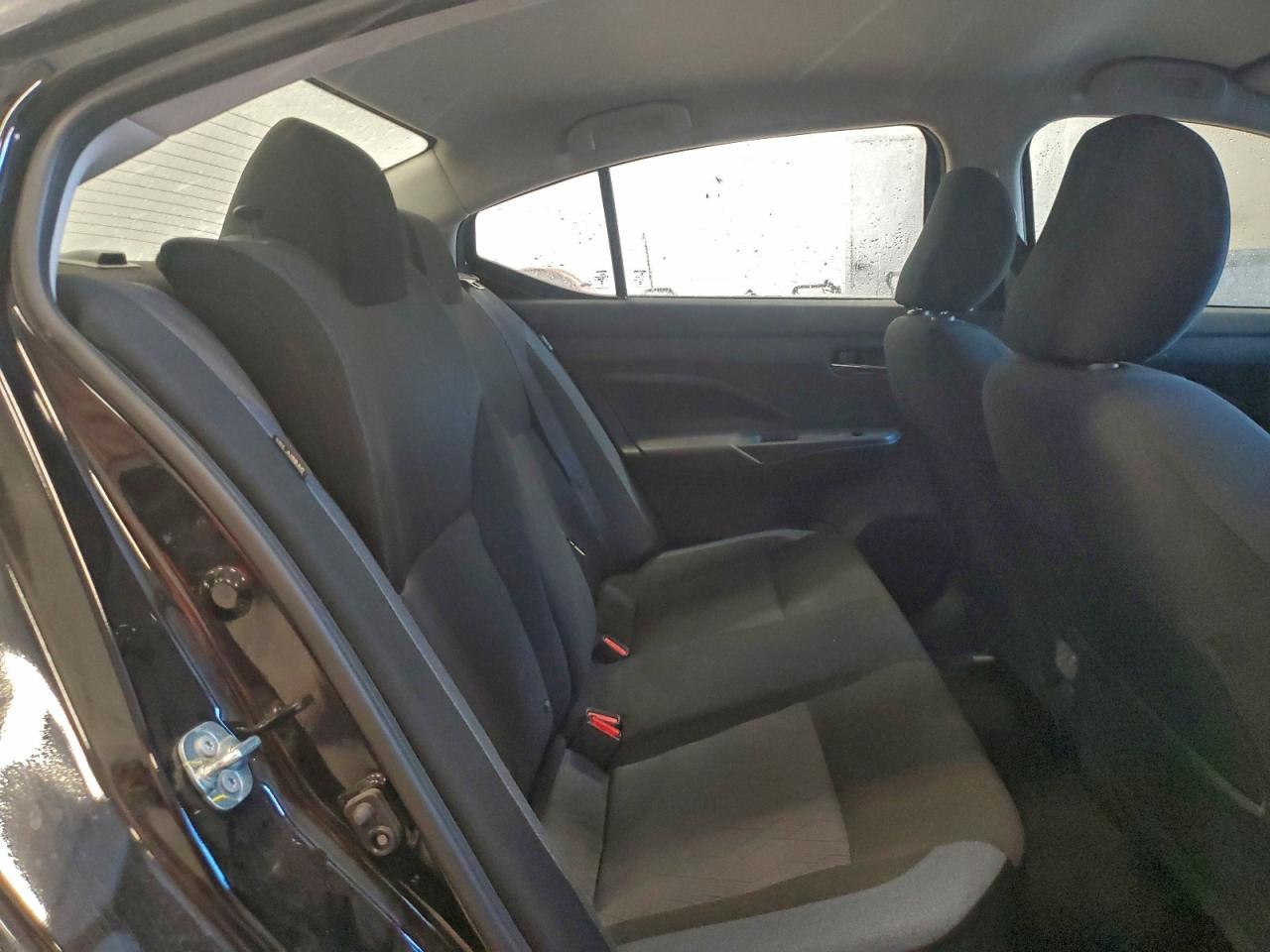 2025 NISSAN VERSA SV photo 10