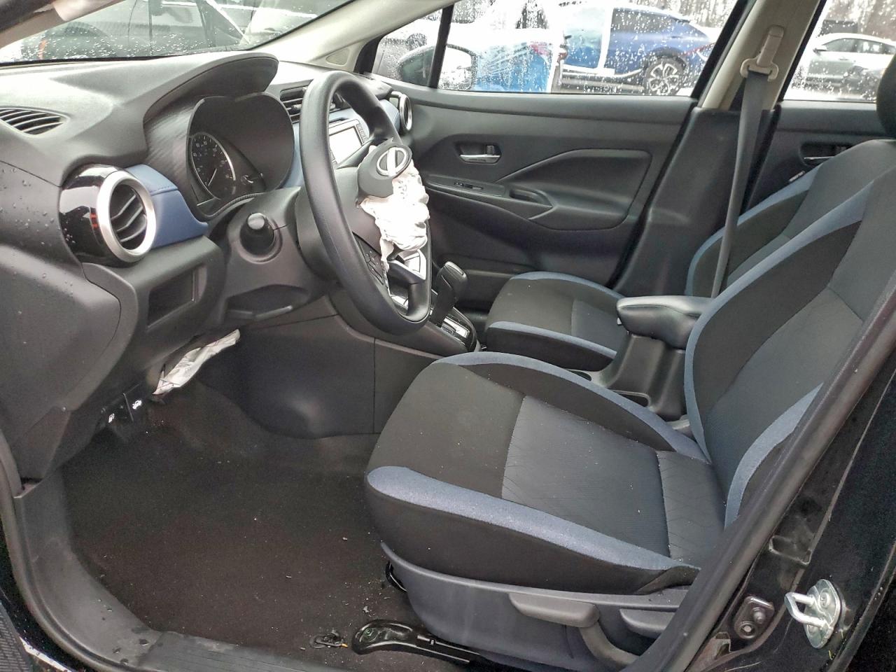 2025 NISSAN VERSA SV photo 7