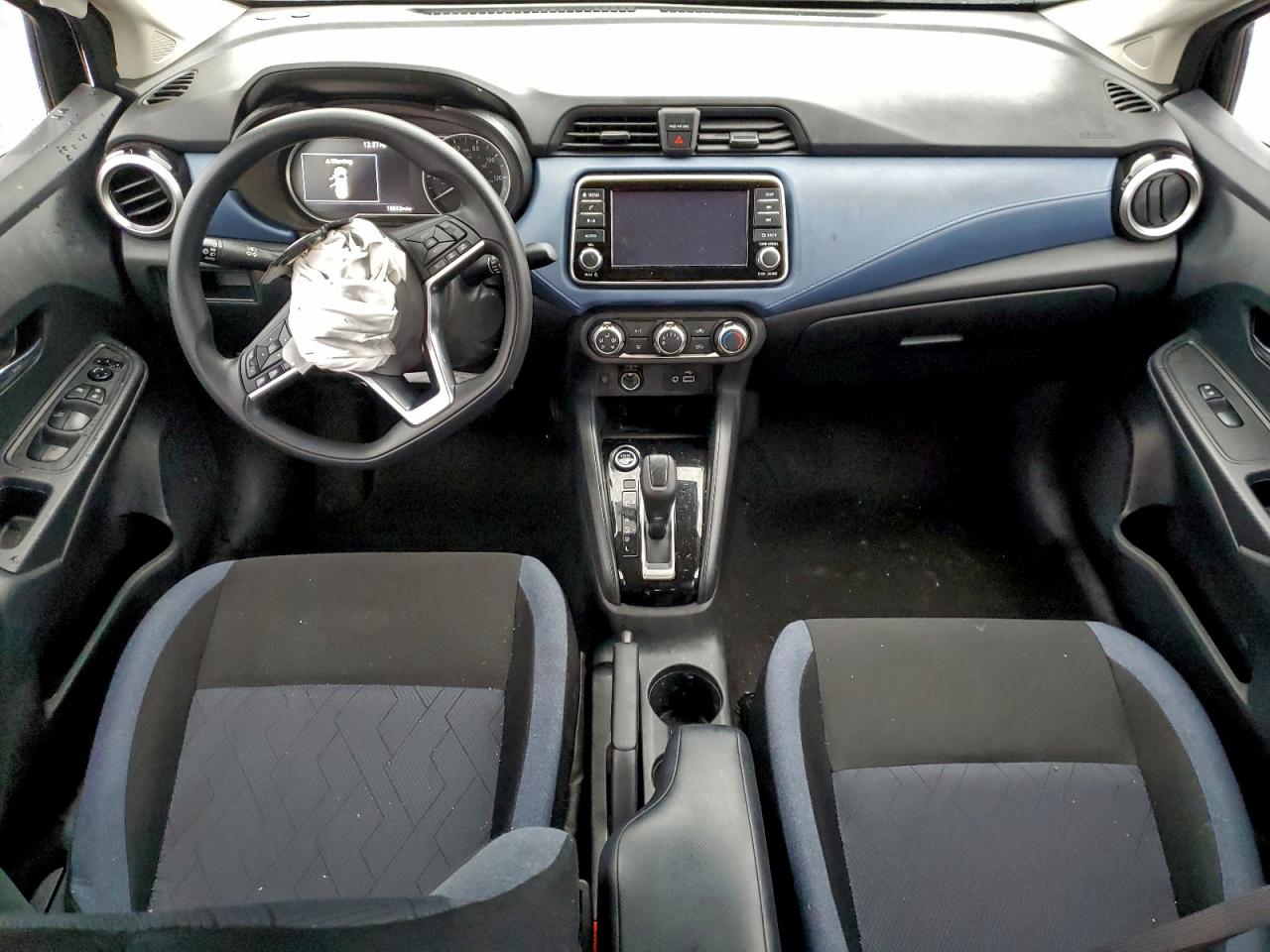 2025 NISSAN VERSA SV photo 8
