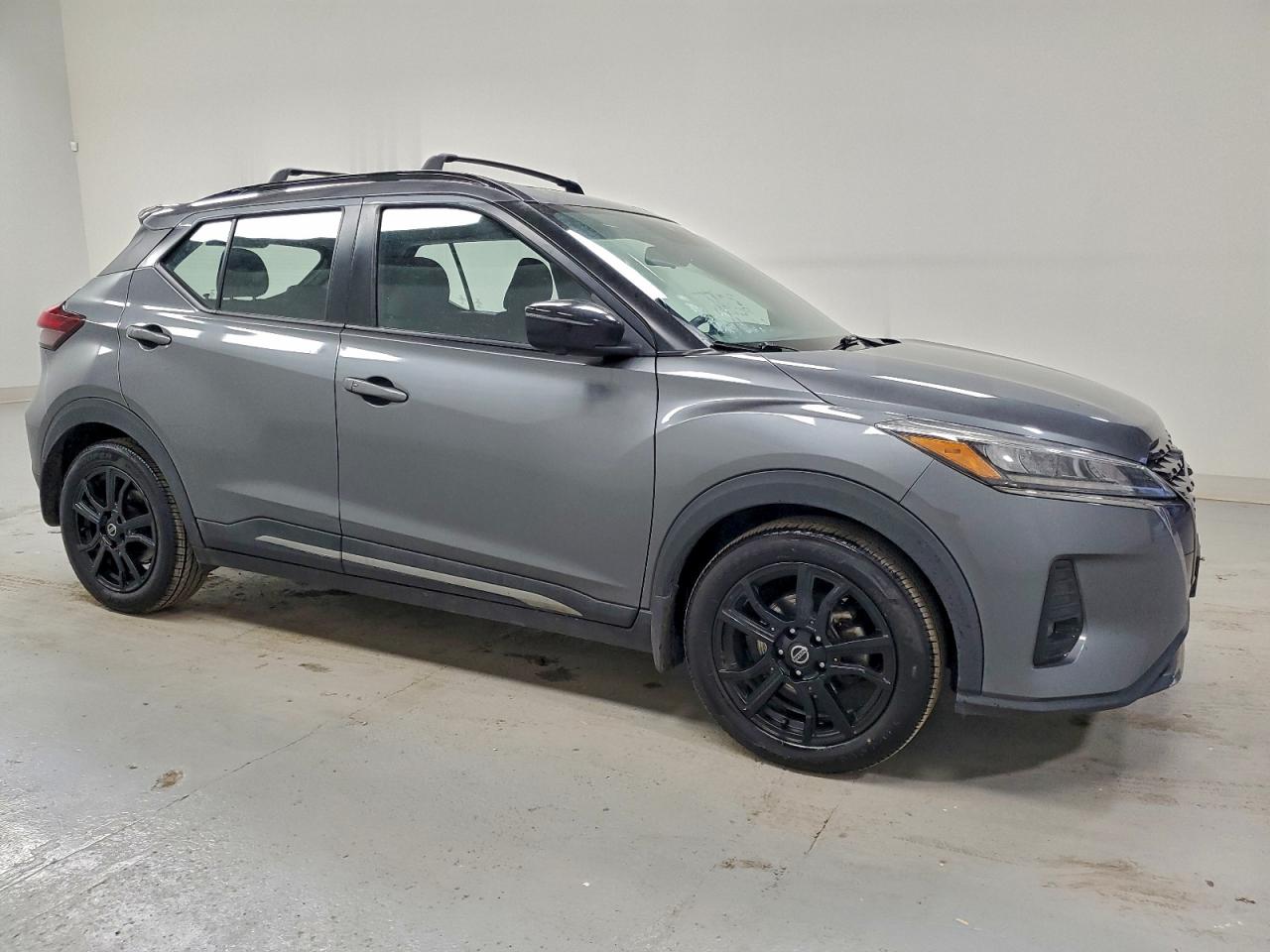 2021 NISSAN KICKS SR photo 4