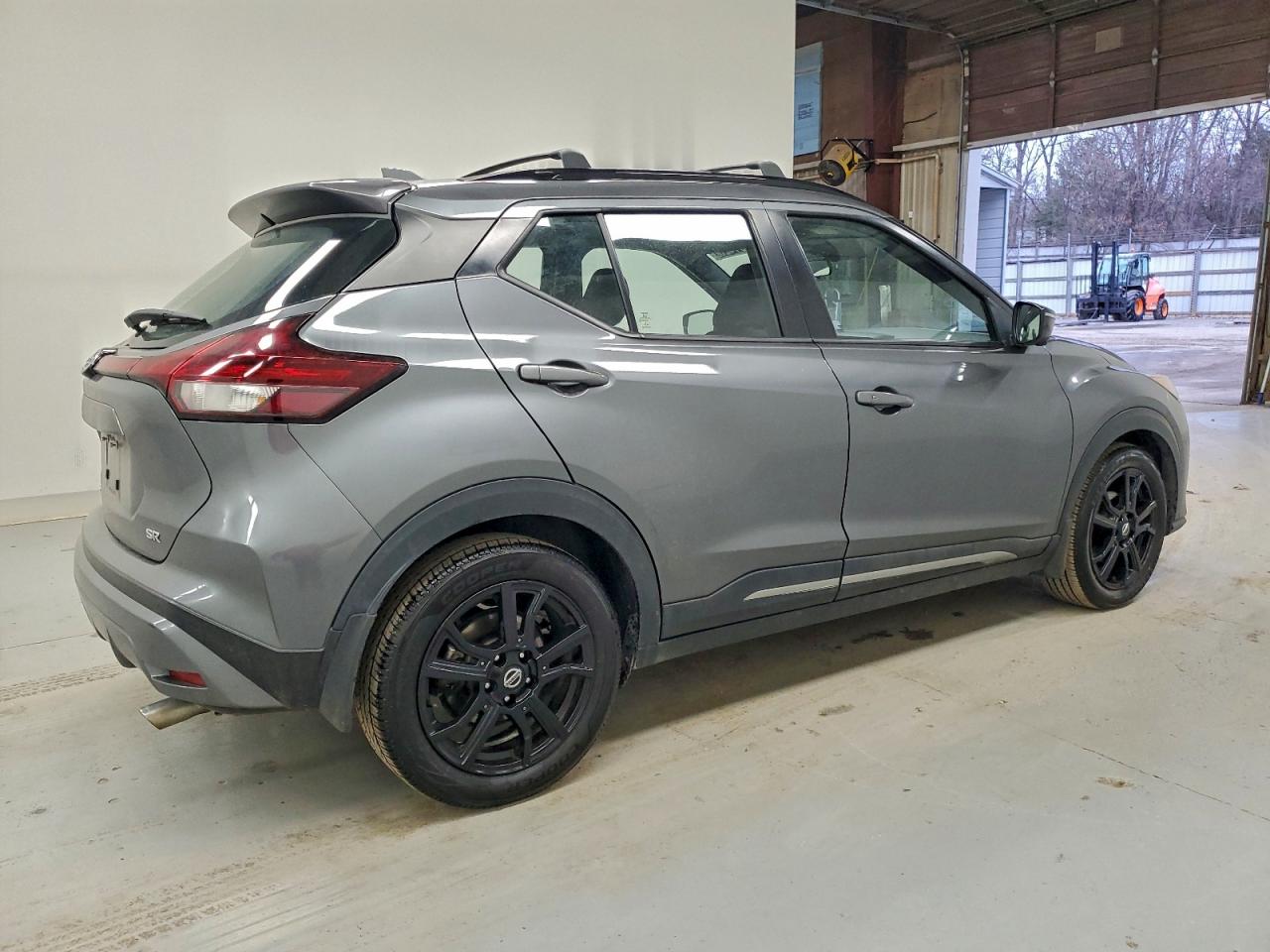 2021 NISSAN KICKS SR photo 3