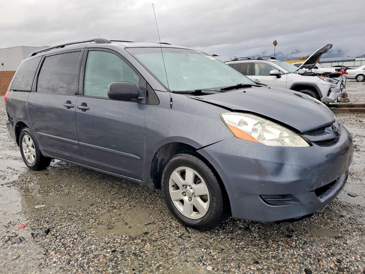 2006 TOYOTA SIENNA CE photo 4