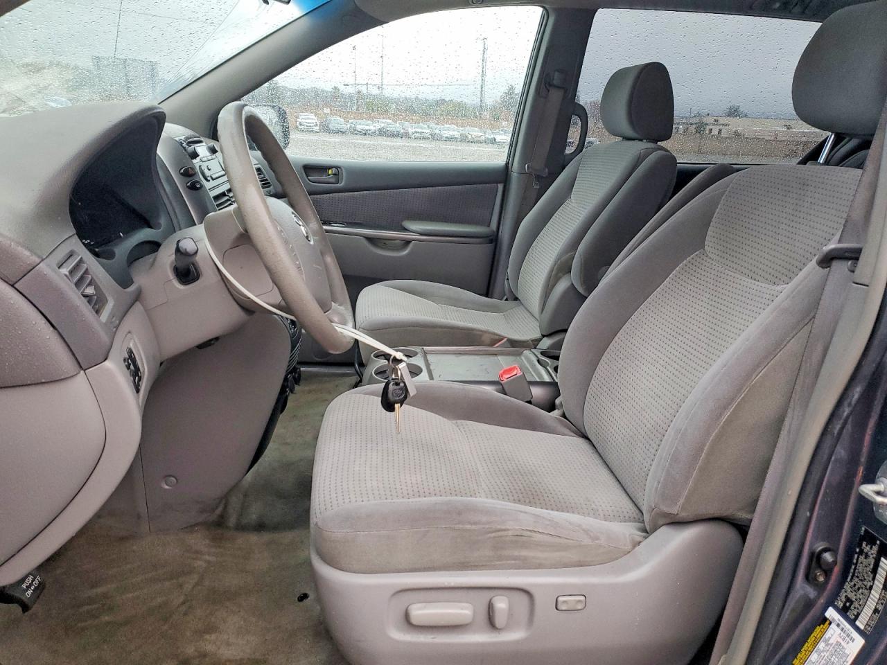 2006 TOYOTA SIENNA CE photo 7