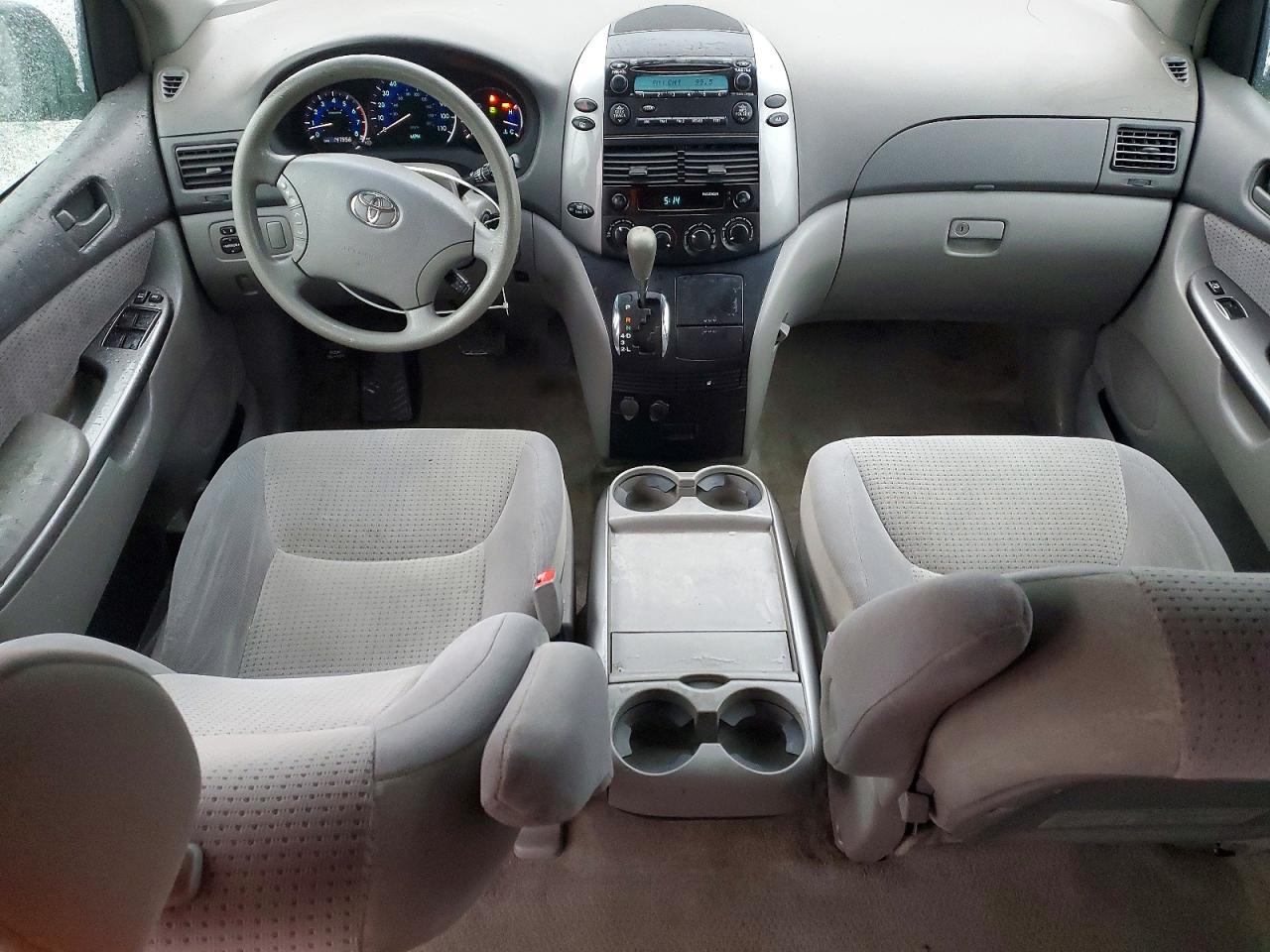 2006 TOYOTA SIENNA CE photo 8