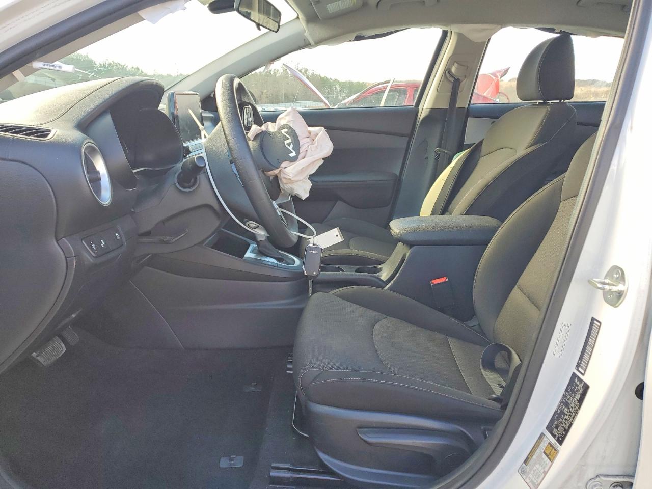2024 KIA FORTE LX photo 7