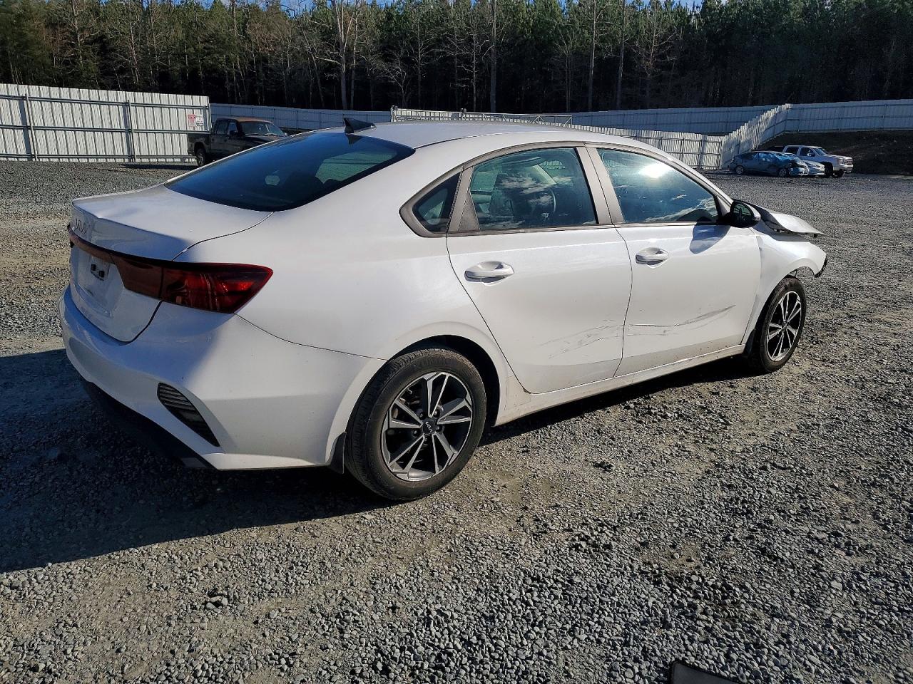 2024 KIA FORTE LX photo 3