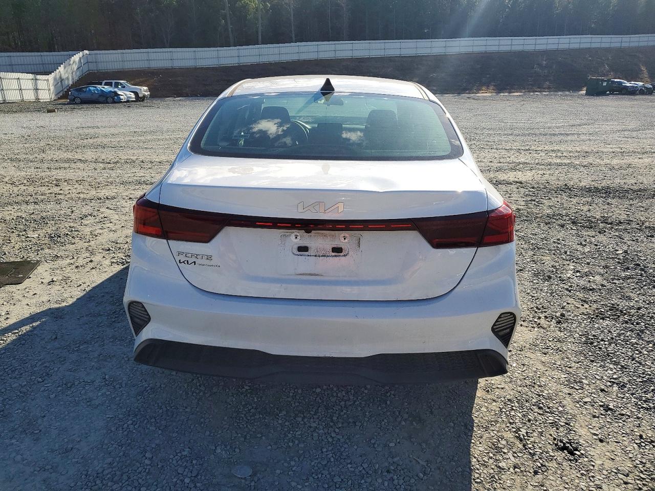 2024 KIA FORTE LX photo 6