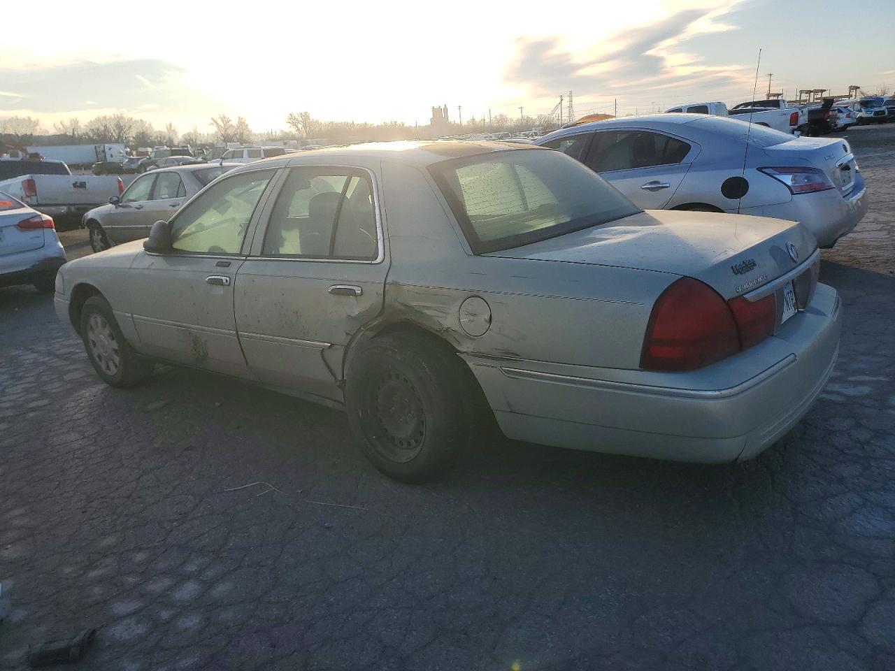 2005 MERCURY GRAND MARQUIS LS photo 2