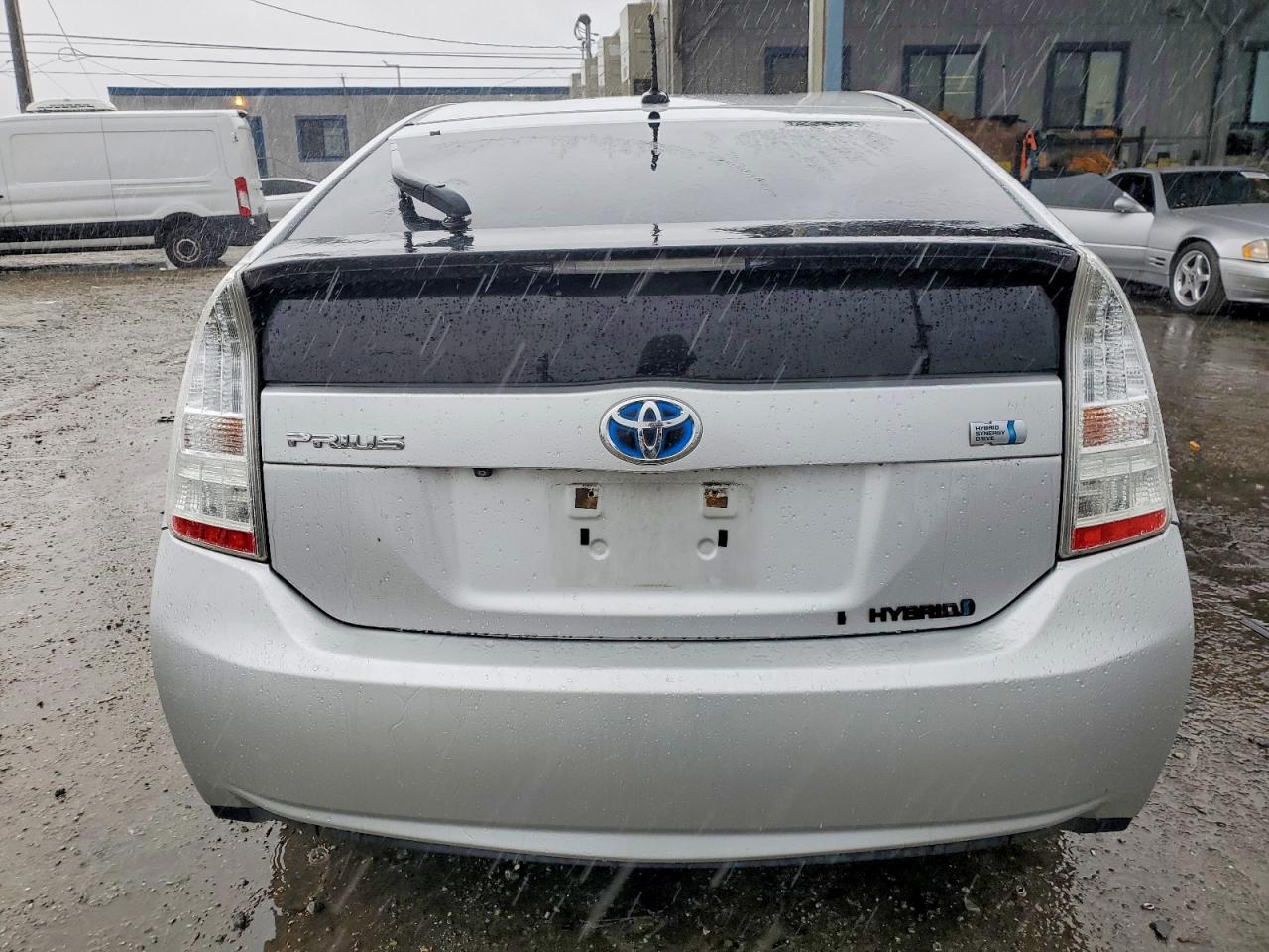 2010 TOYOTA PRIUS photo 6