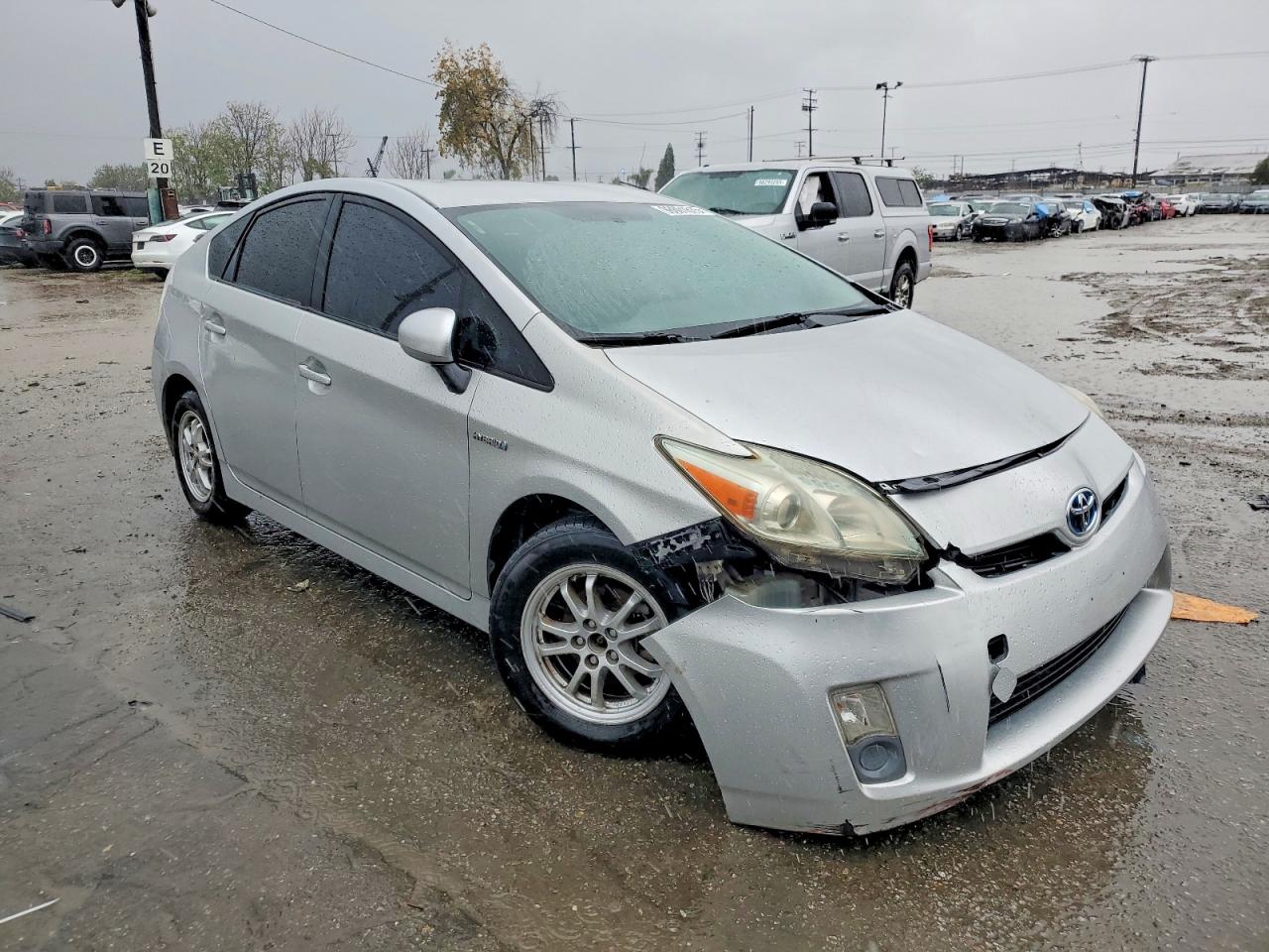 2010 TOYOTA PRIUS photo 4