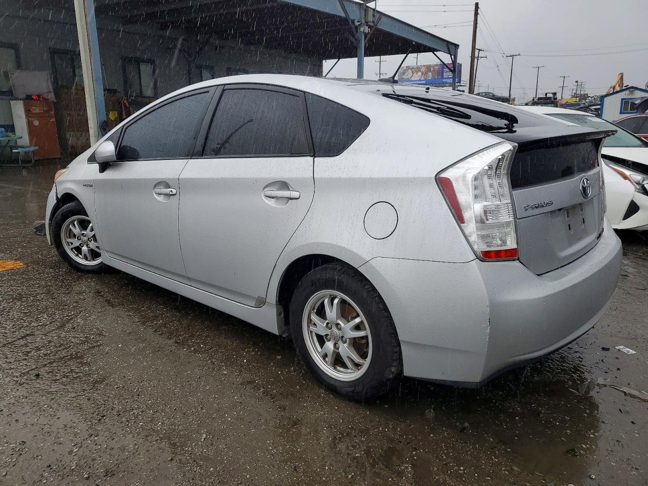 2010 TOYOTA PRIUS photo 2