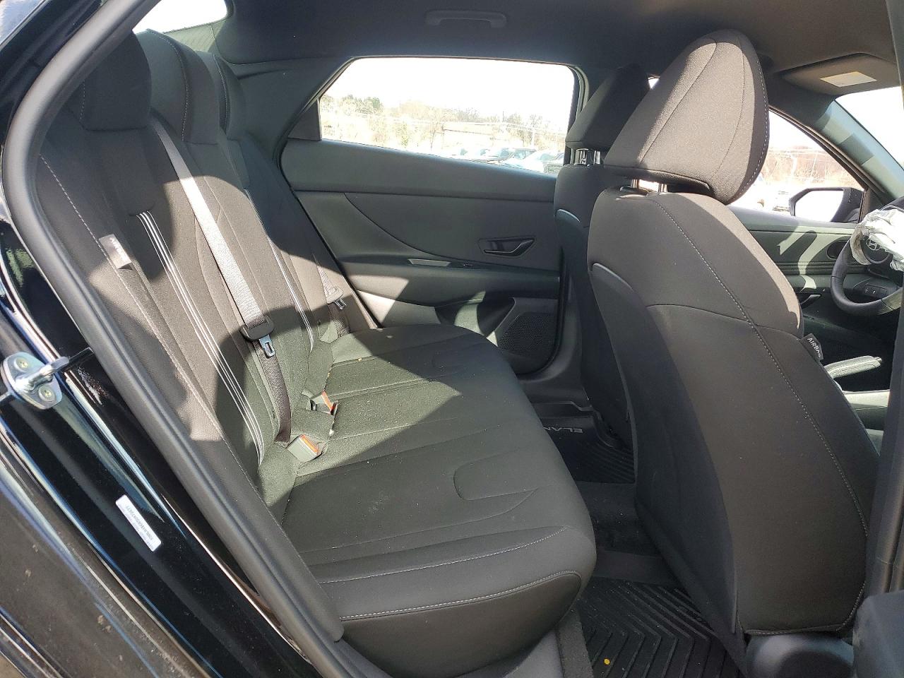 2025 HYUNDAI ELANTRA SEL SPORT photo 10