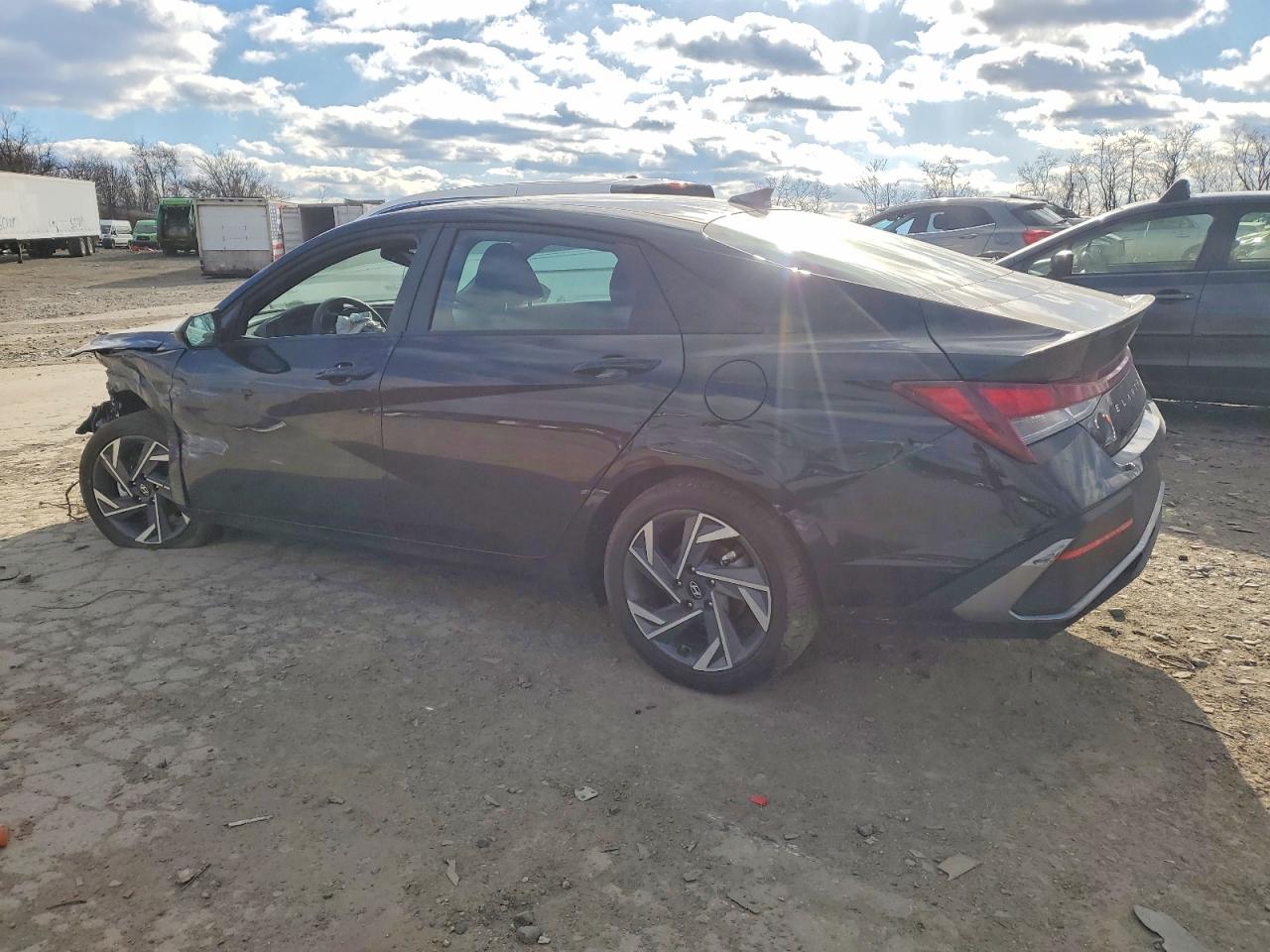 2025 HYUNDAI ELANTRA SEL SPORT photo 2