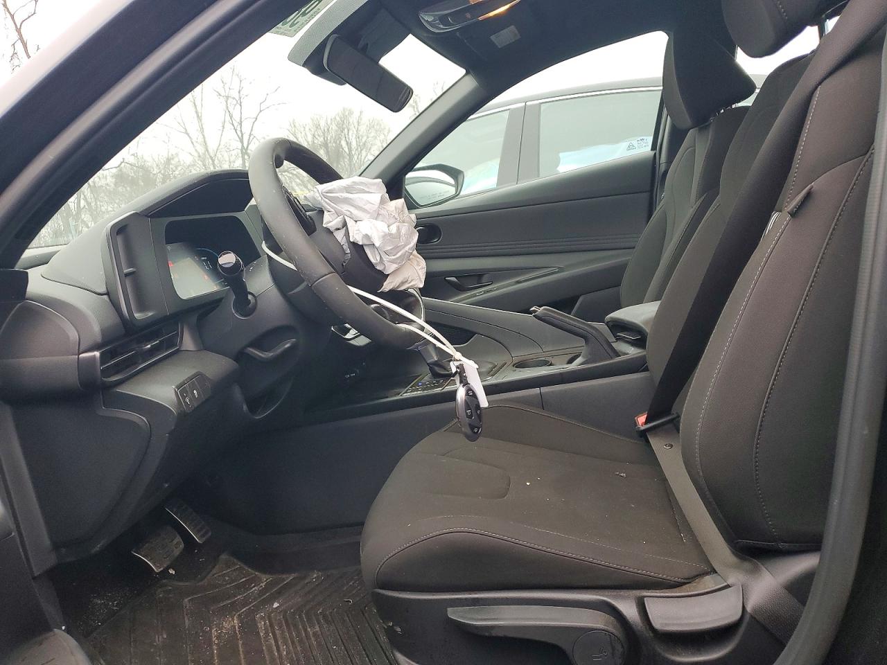 2025 HYUNDAI ELANTRA SEL SPORT photo 7