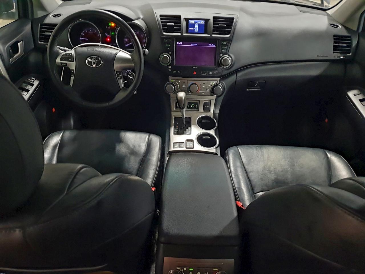 2012 TOYOTA HIGHLANDER BASE photo 8