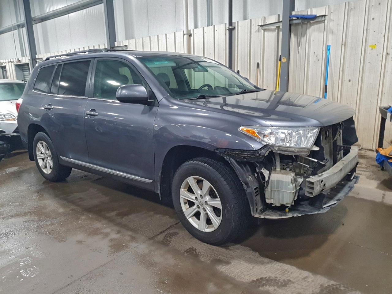 2012 TOYOTA HIGHLANDER BASE photo 4