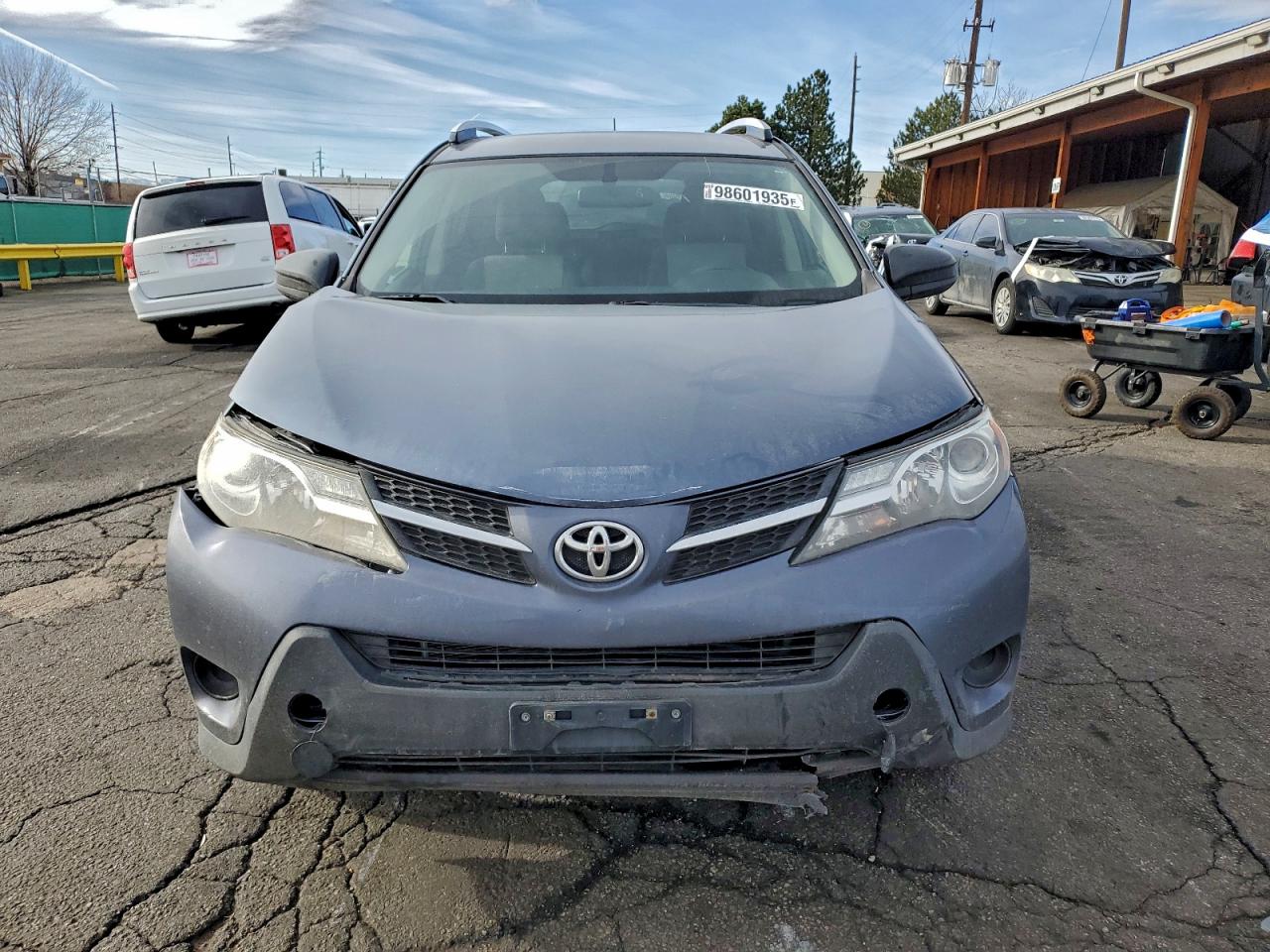 2014 TOYOTA RAV4 LE photo 5