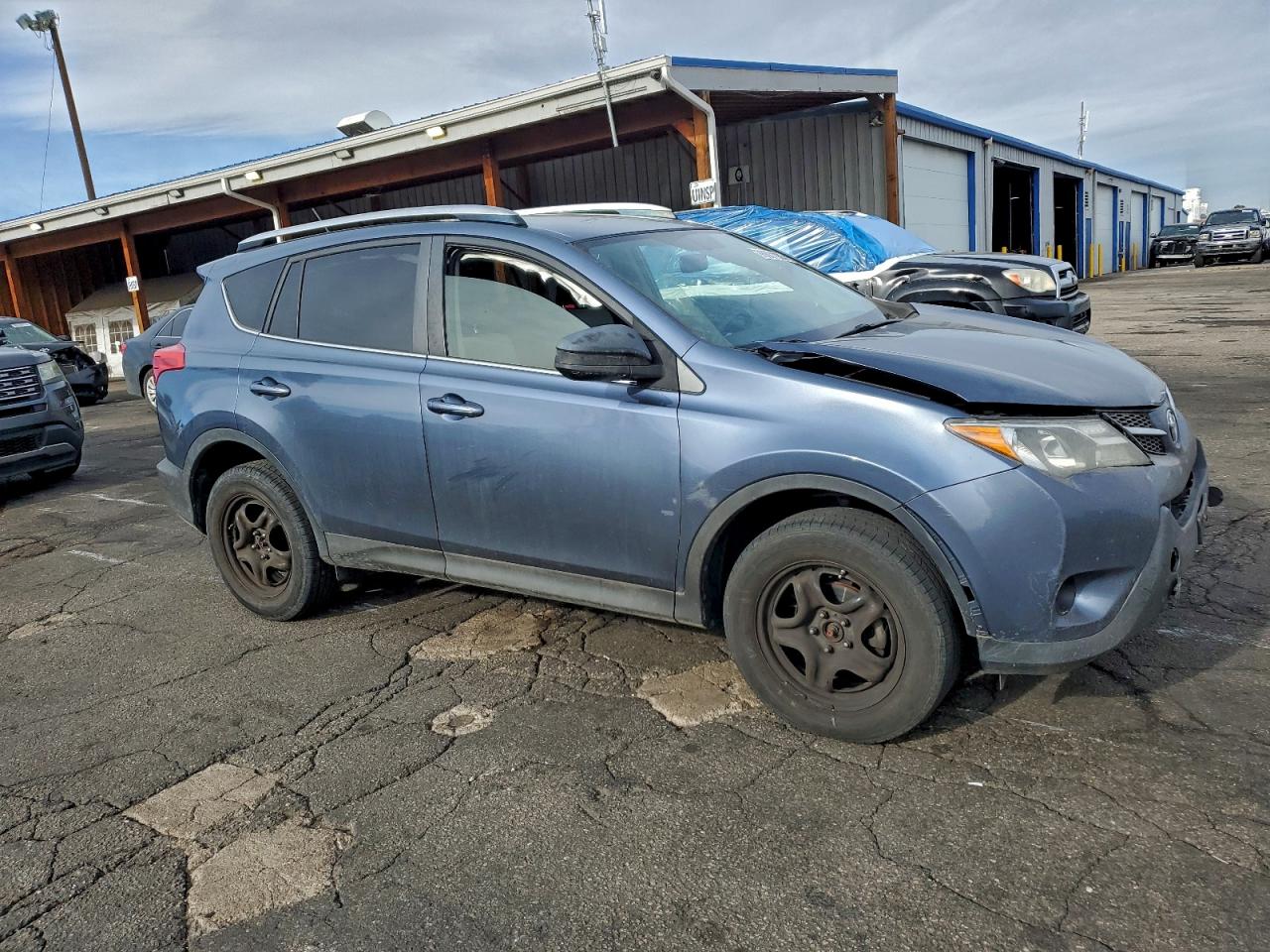2014 TOYOTA RAV4 LE photo 4