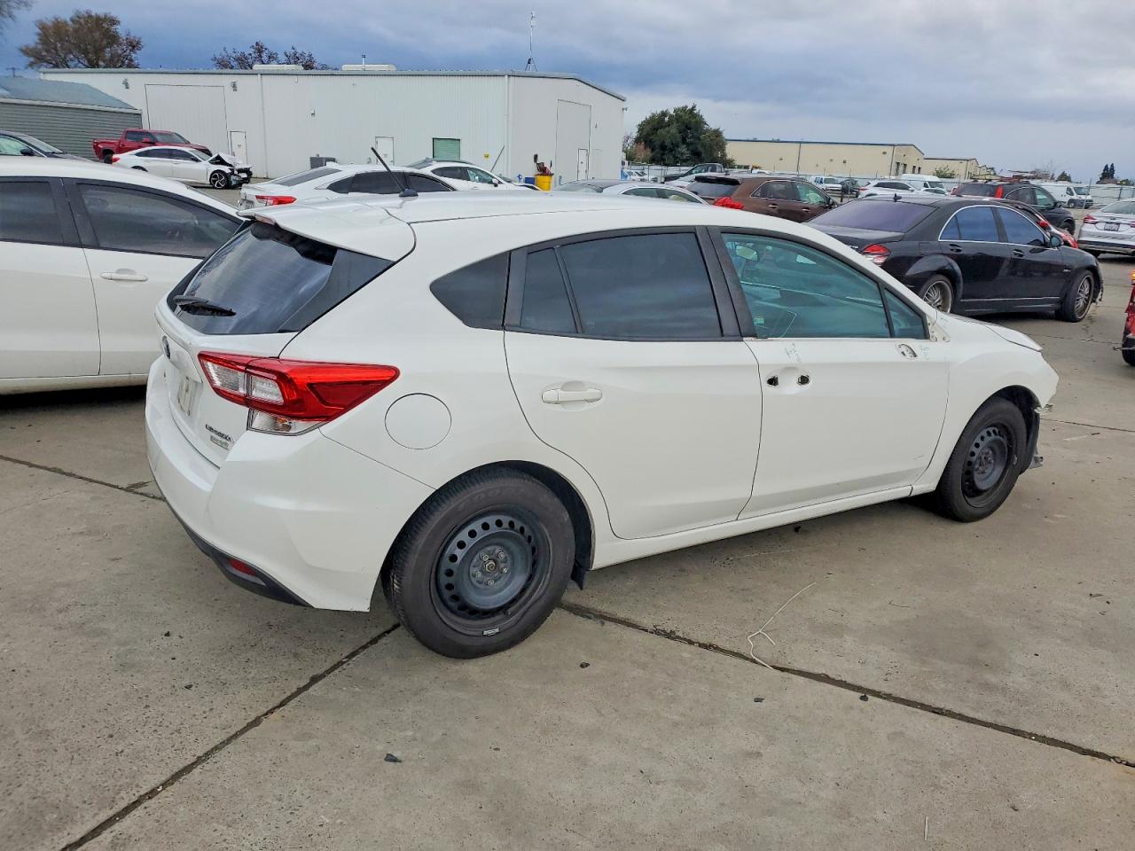 2017 SUBARU IMPREZA photo 3
