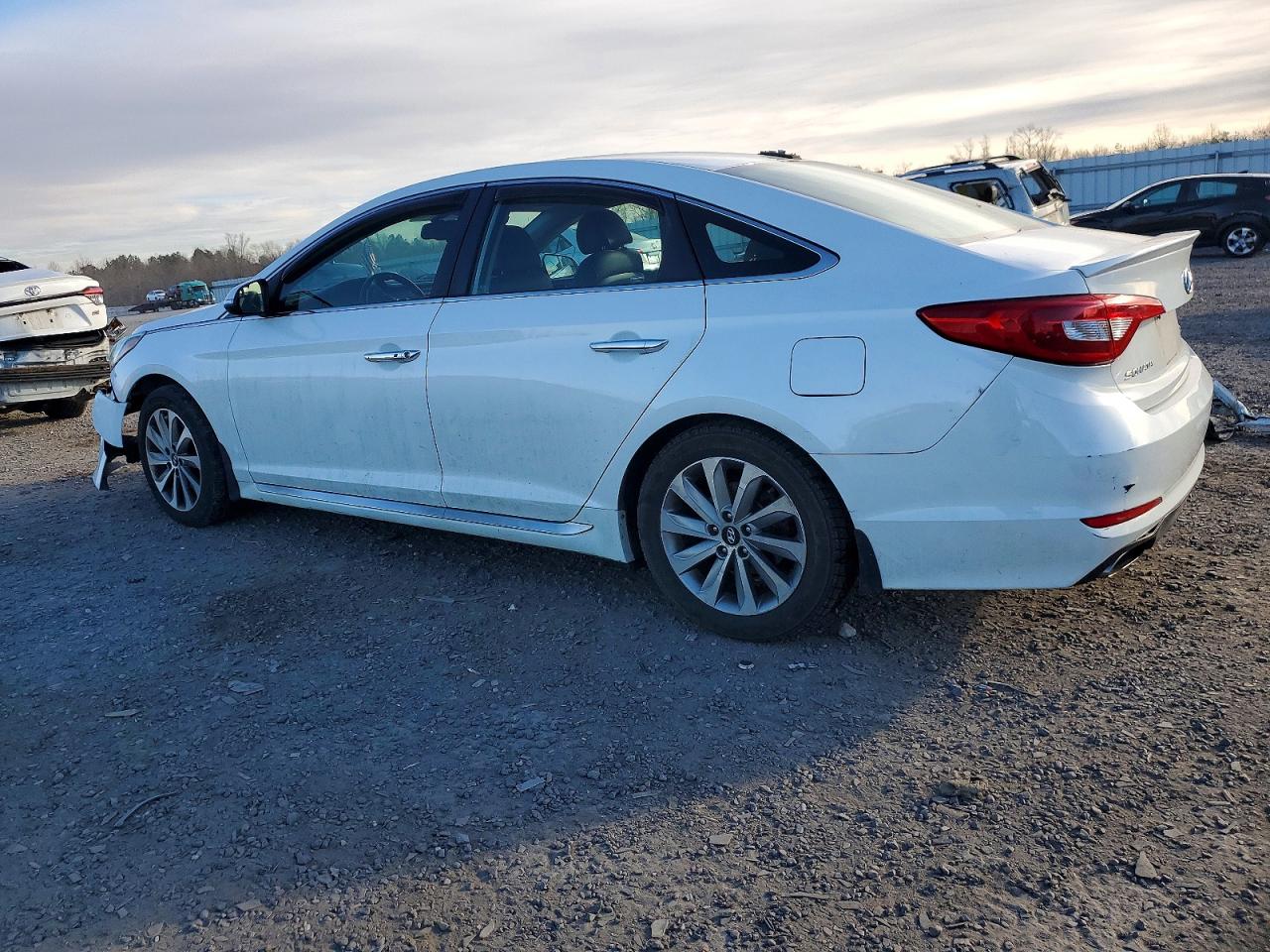 2017 HYUNDAI SONATA SPORT photo 2