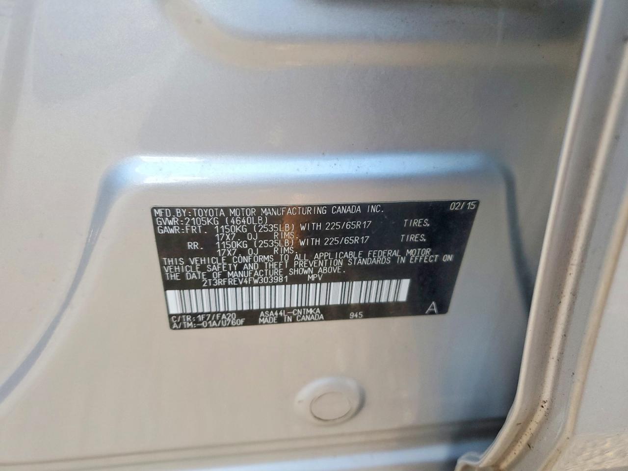 2015 TOYOTA RAV4 XLE photo 13