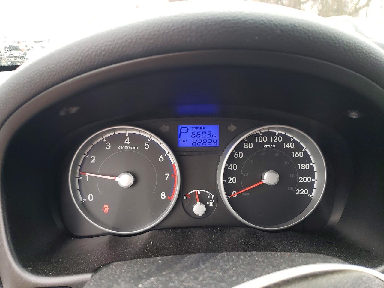 2010 HYUNDAI ACCENT GLS photo 9