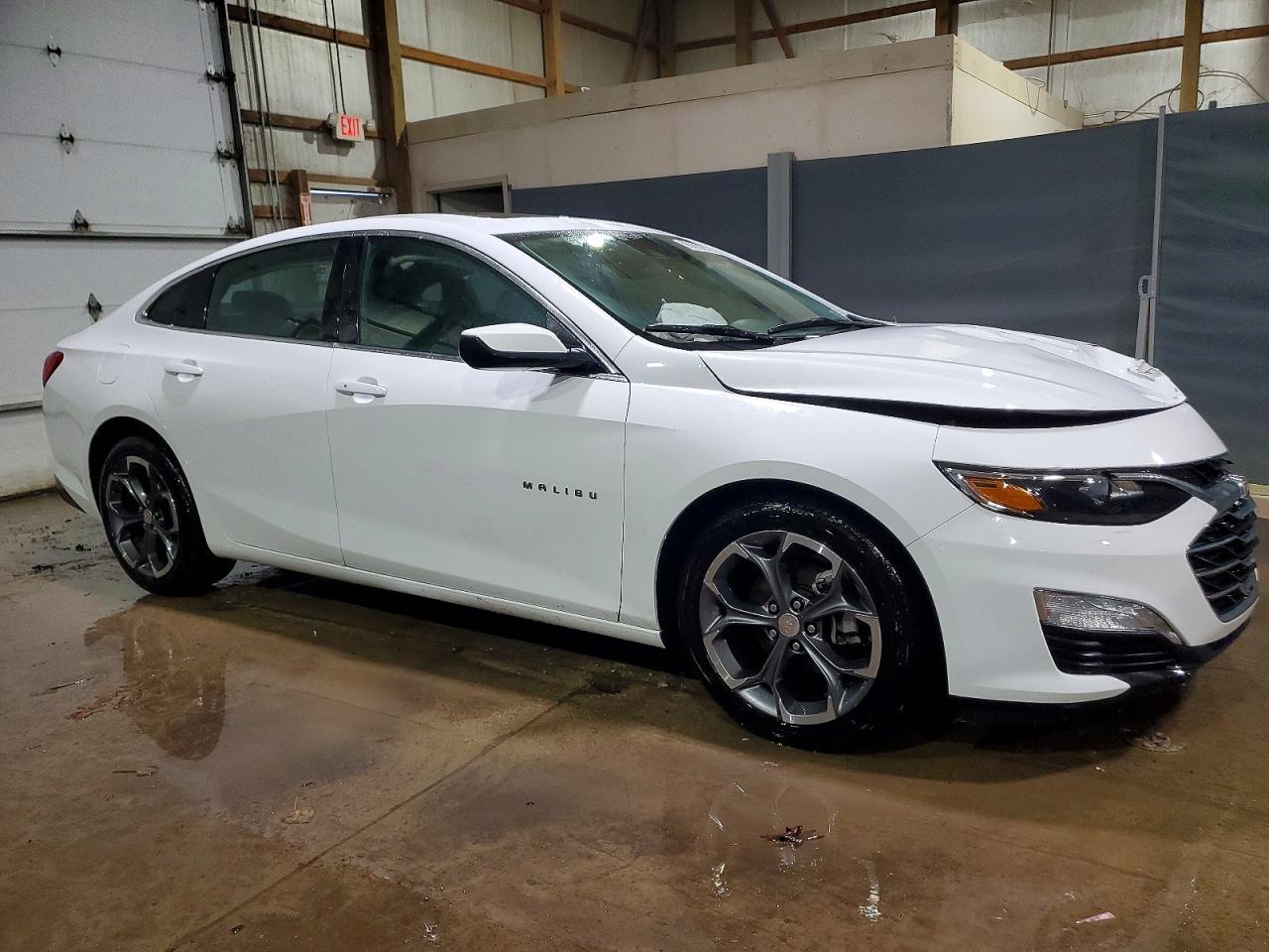 2024 CHEVROLET MALIBU LT photo 4
