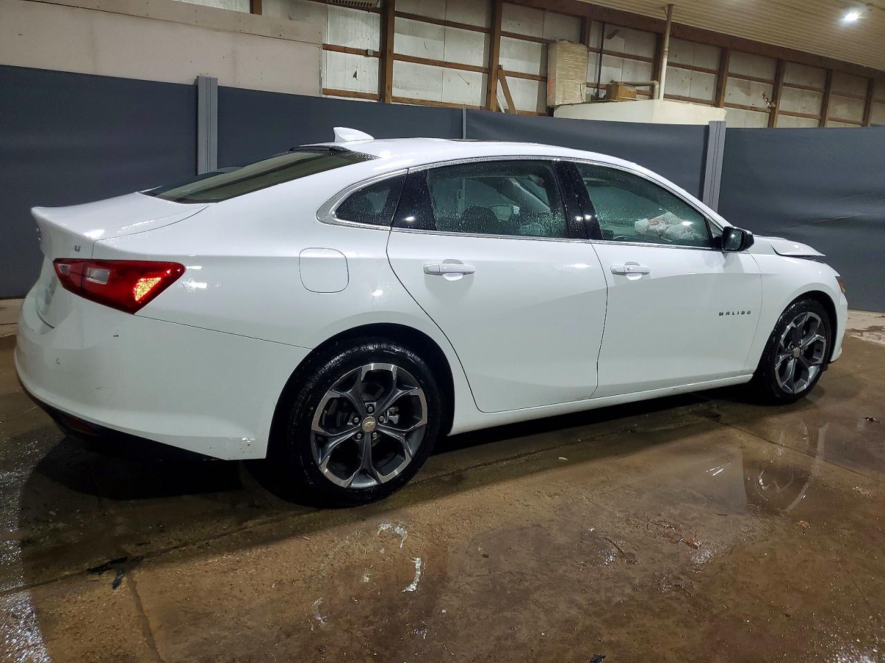 2024 CHEVROLET MALIBU LT photo 3