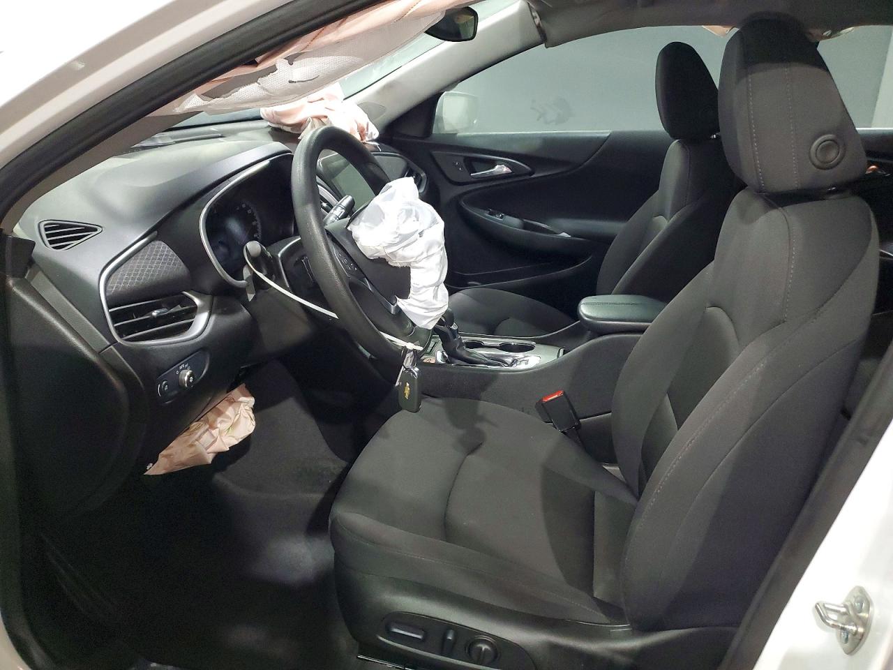 2024 CHEVROLET MALIBU LT photo 7