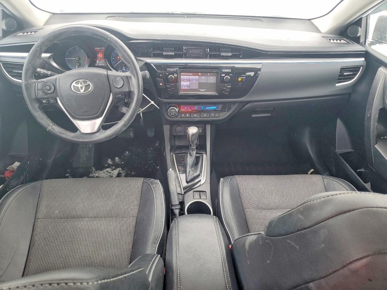 2015 TOYOTA COROLLA L photo 8