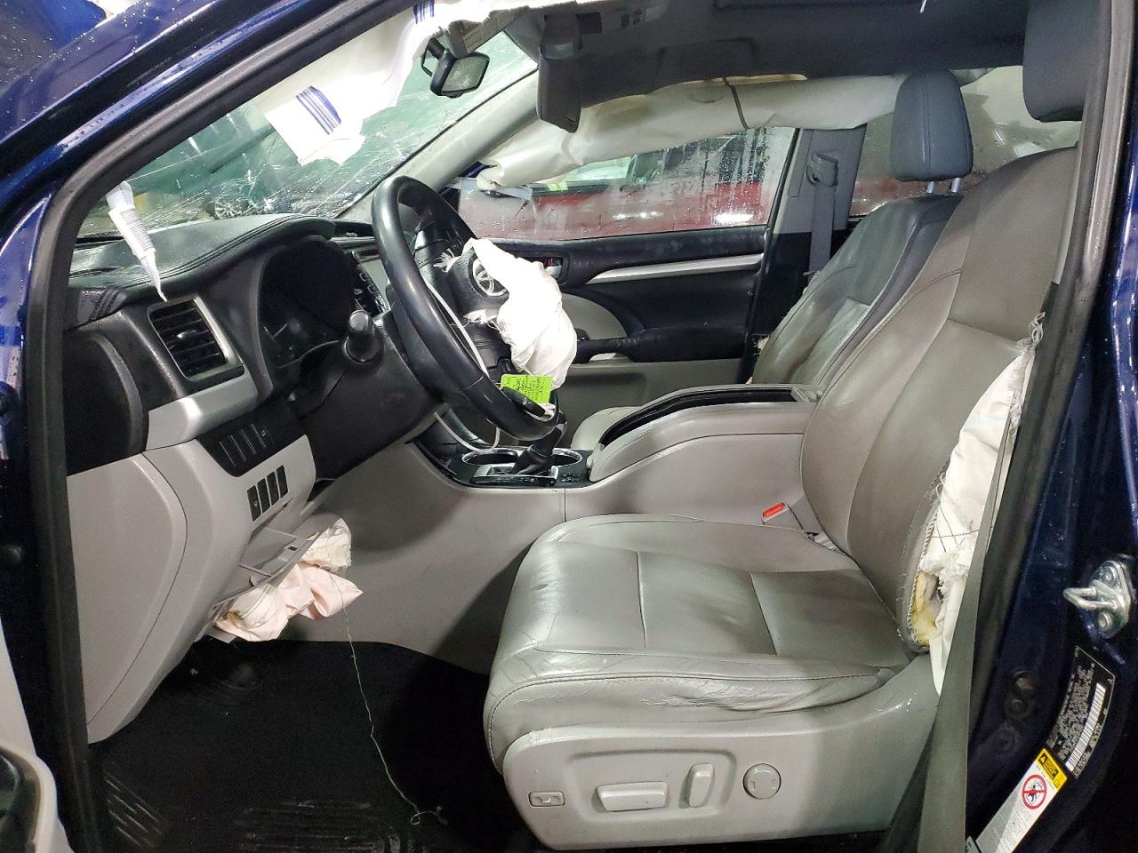2014 TOYOTA HIGHLANDER XLE photo 7