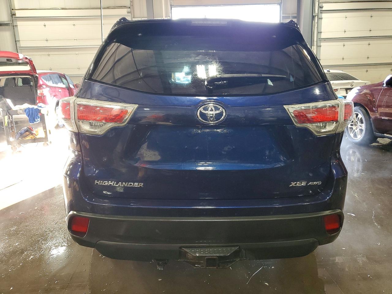 2014 TOYOTA HIGHLANDER XLE photo 6