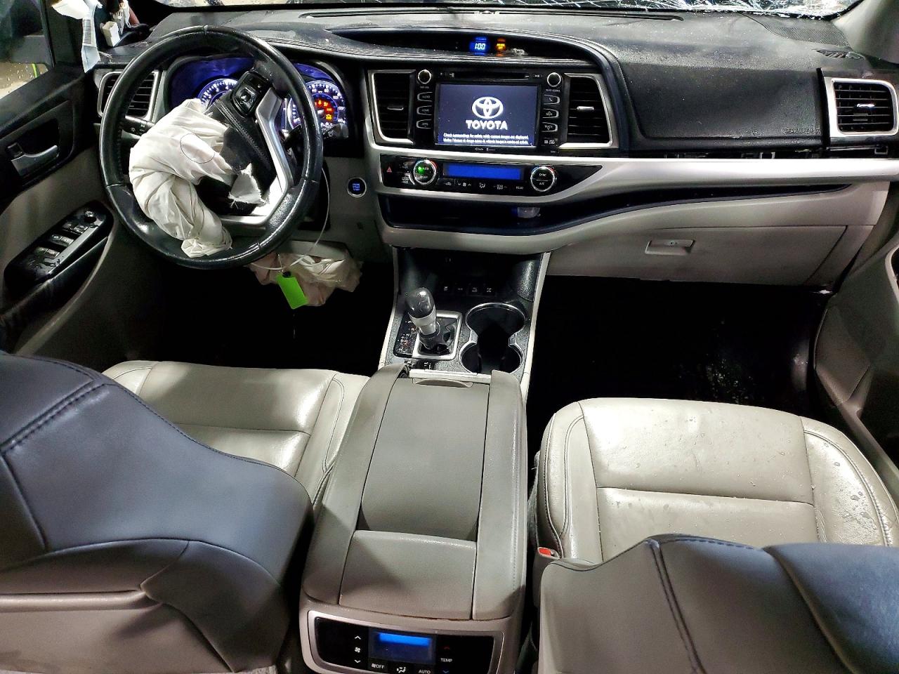 2014 TOYOTA HIGHLANDER XLE photo 8