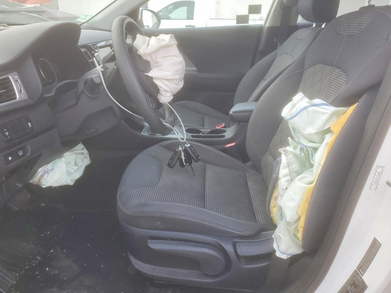 2017 KIA NIRO FE photo 7