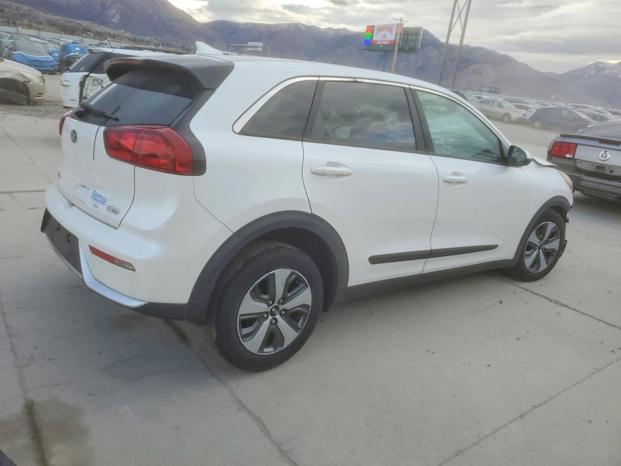 2017 KIA NIRO FE photo 3