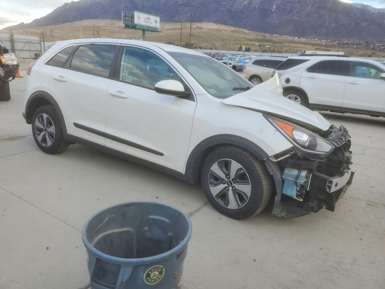 2017 KIA NIRO FE photo 4