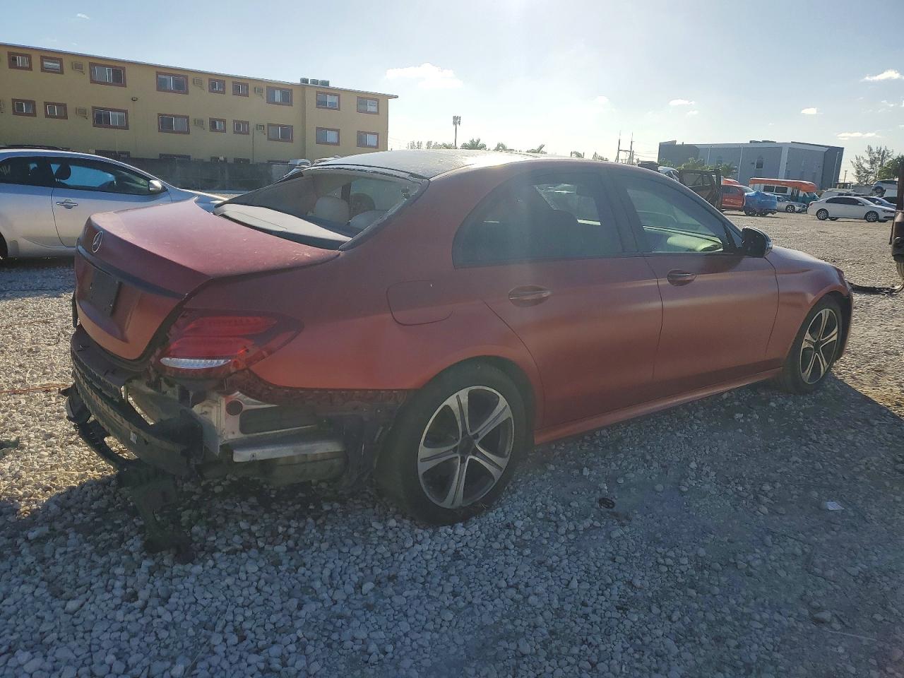 2018 MERCEDES-BENZ E 300 photo 3