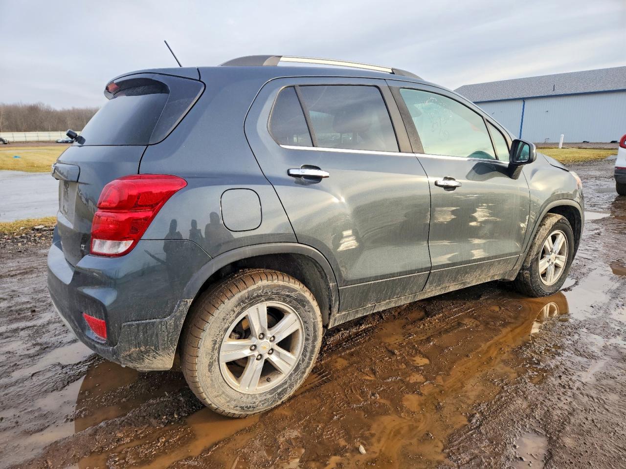 2018 CHEVROLET TRAX photo 3