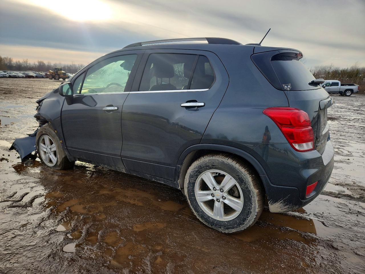 2018 CHEVROLET TRAX photo 2