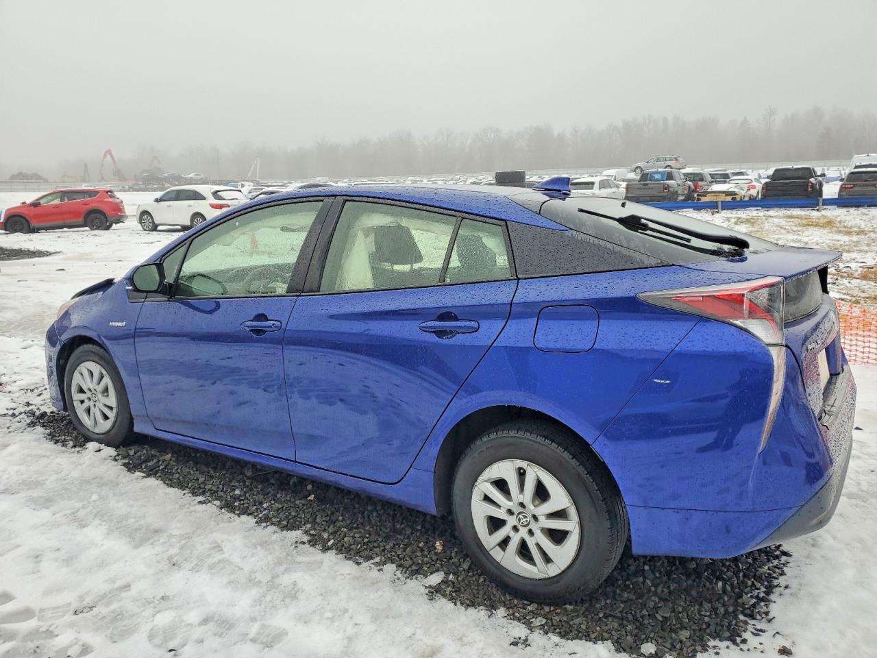 2016 TOYOTA PRIUS photo 2