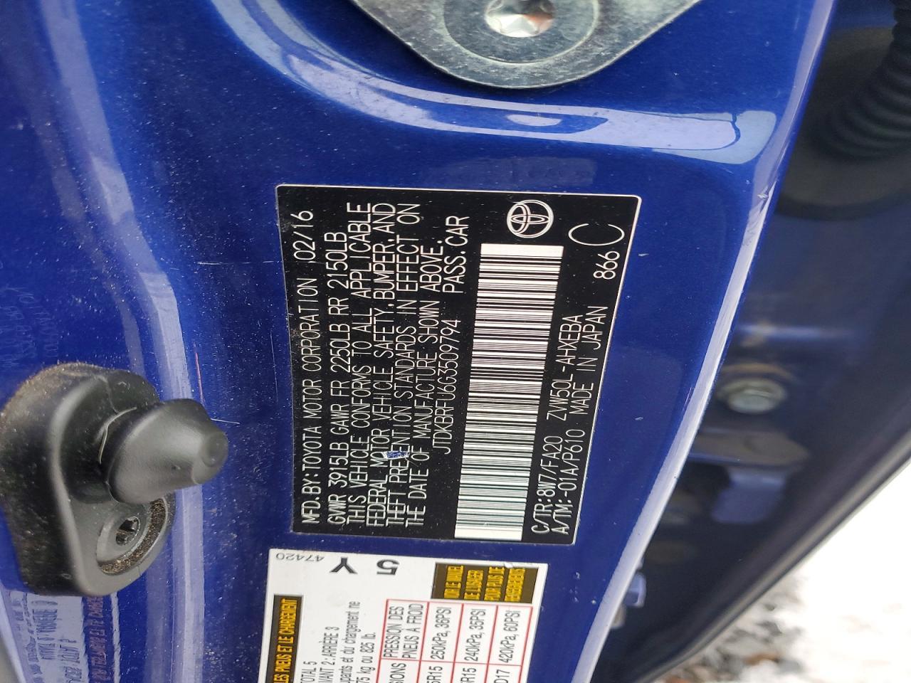 2016 TOYOTA PRIUS photo 12