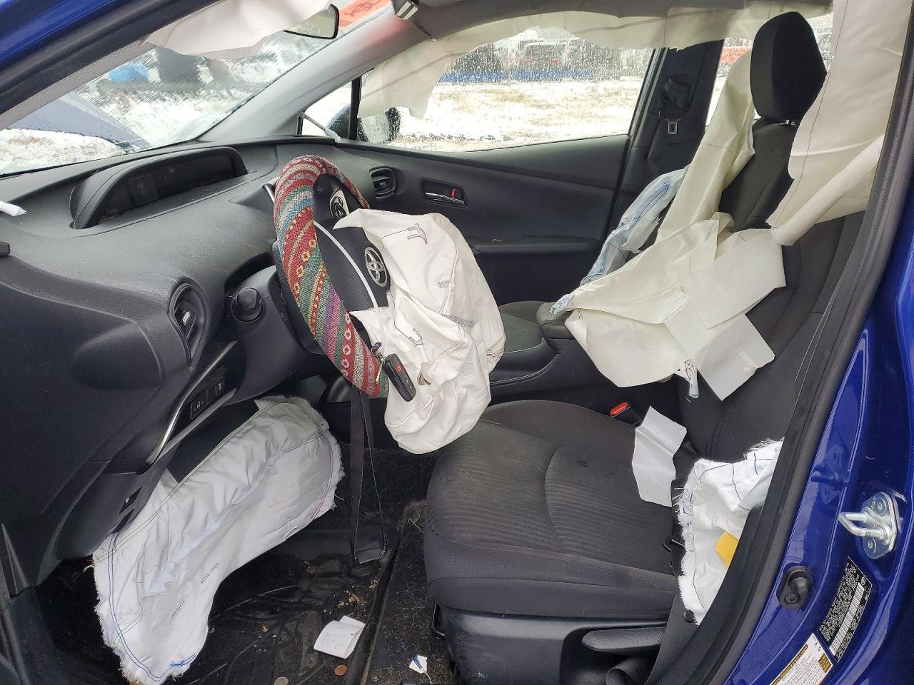 2016 TOYOTA PRIUS photo 7