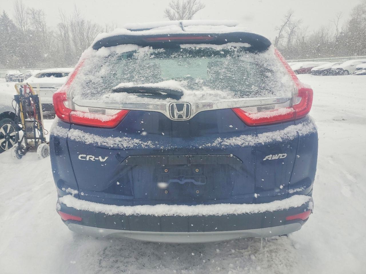 2017 HONDA CR-V LX photo 6