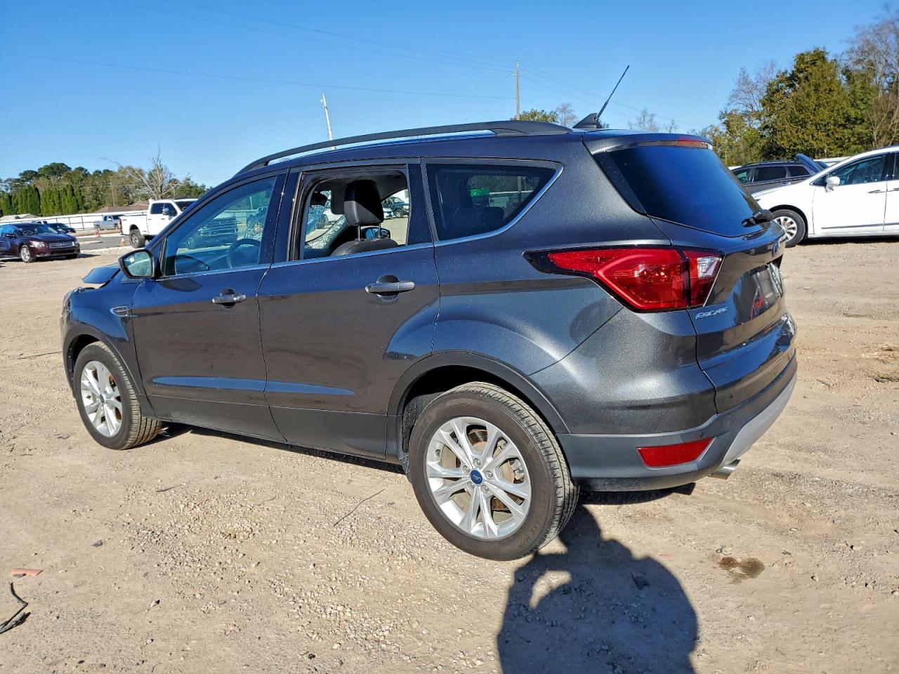 2019 FORD ESCAPE SEL photo 2