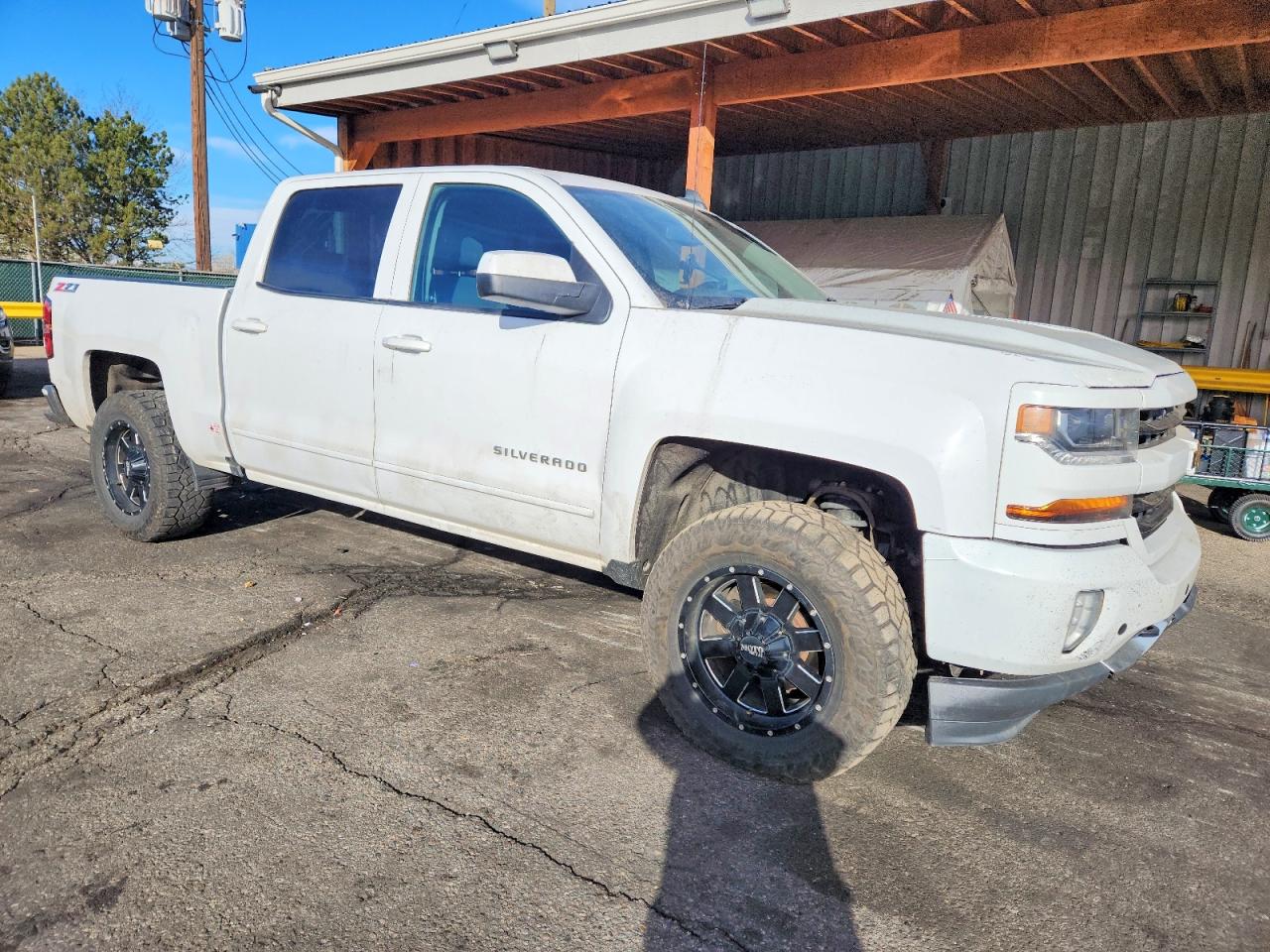 2017 CHEVROLET SILVERADO K1500 LT photo 4