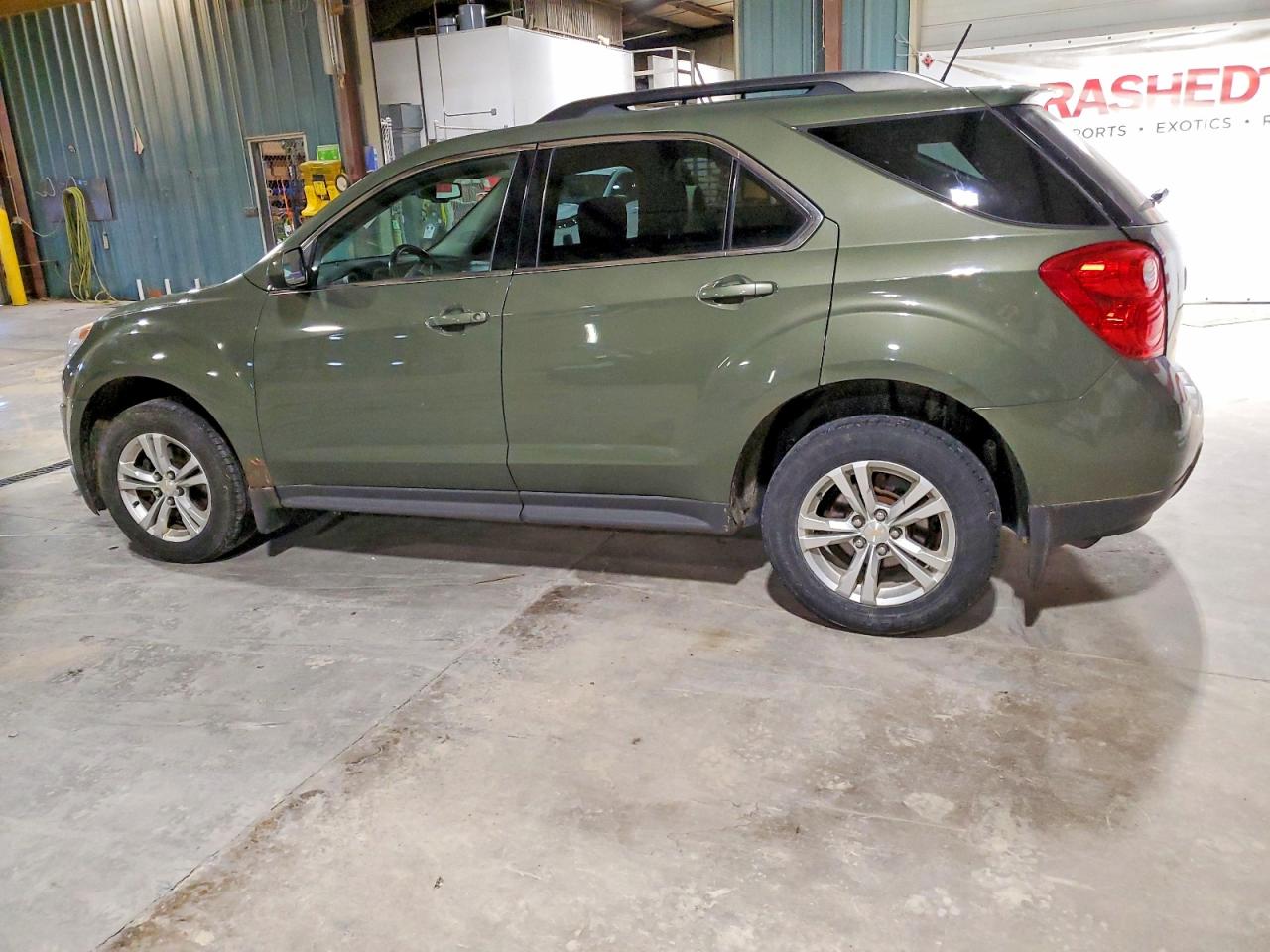 2015 CHEVROLET EQUINOX LT photo 2