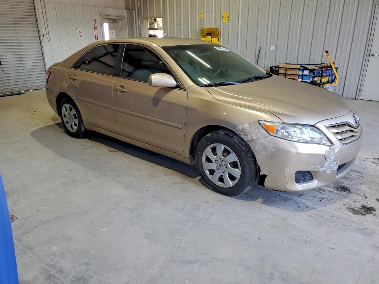 2010 TOYOTA CAMRY BASE photo 4