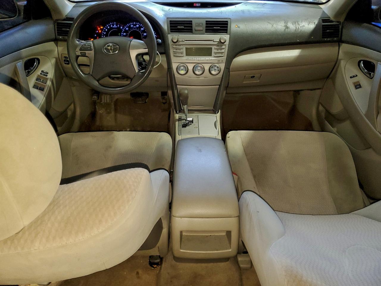 2010 TOYOTA CAMRY BASE photo 8
