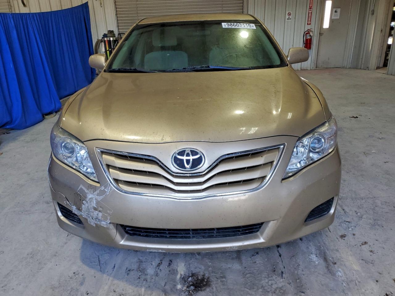 2010 TOYOTA CAMRY BASE photo 5